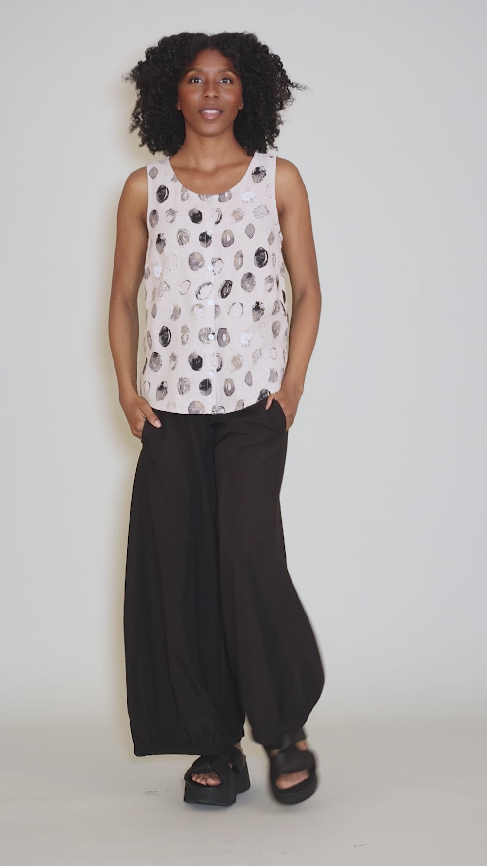 Linen Dot Pleat Back Tank, Oatmeal Angle 5