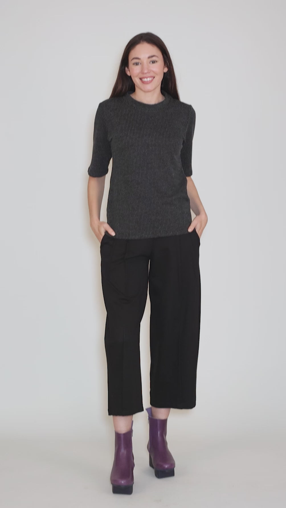 Sleekly Ribbed Top, Gray Angle 5