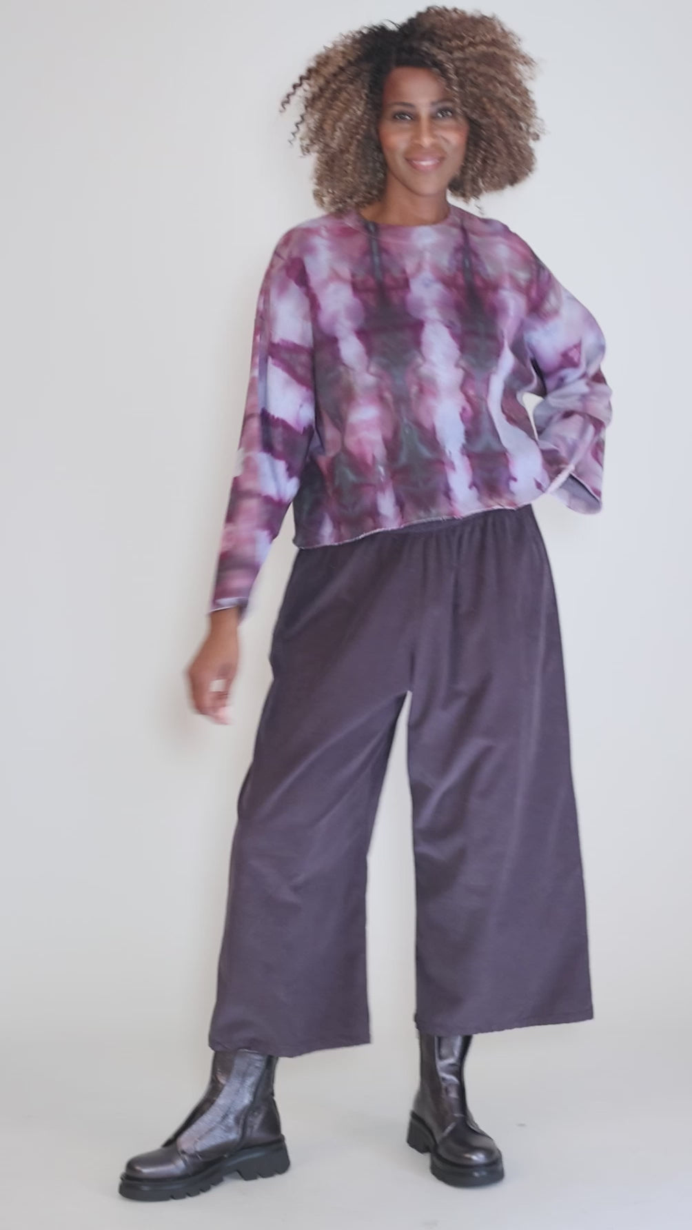 Cropped HB Sweatshirt, Ghost/Grape Angle 5