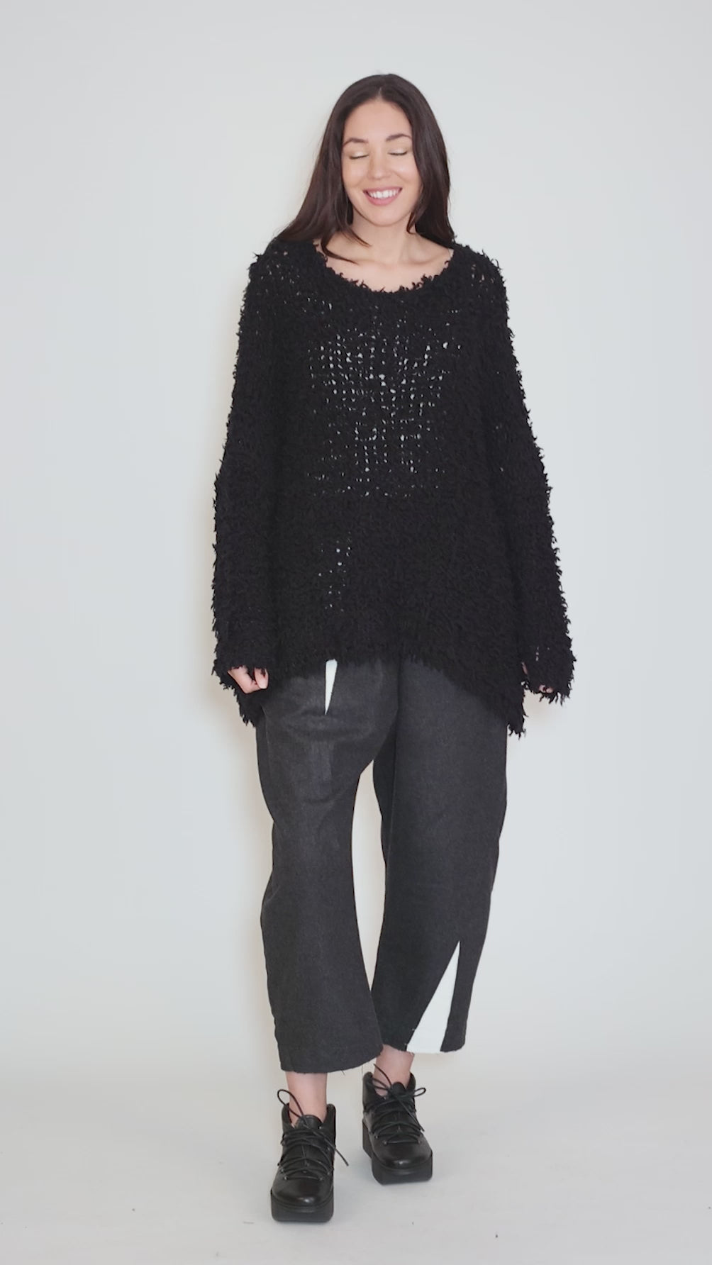 Exacto Shaggy Sweater, Black Angle 5