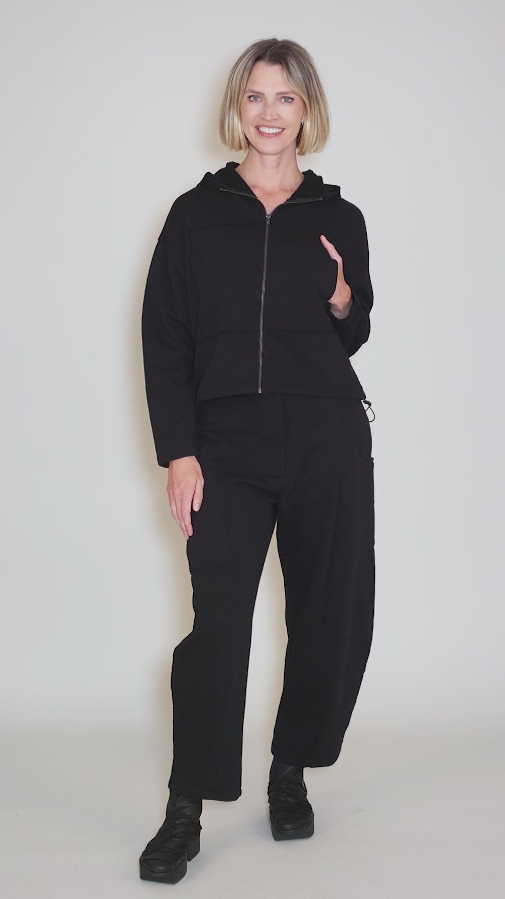 Fleece Barrel Pants, Black Angle 5