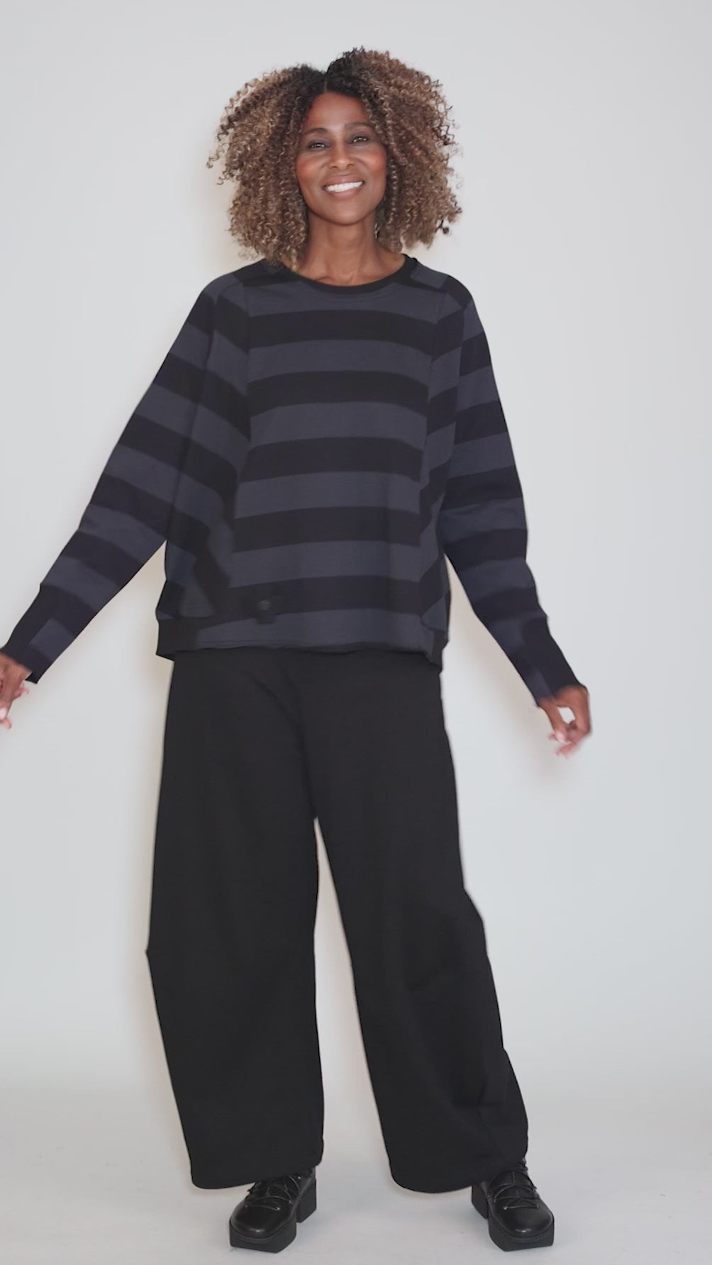 Short Sweat, Wide Stripe Angle 5