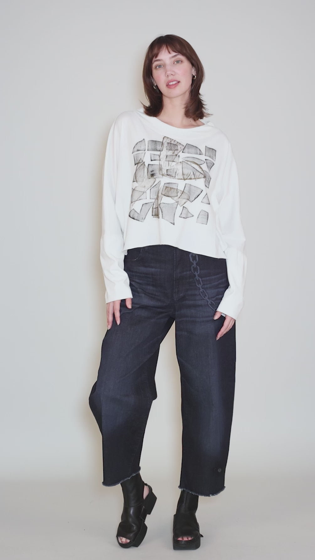 Calla Graphic Tee, Parchment Angle 5