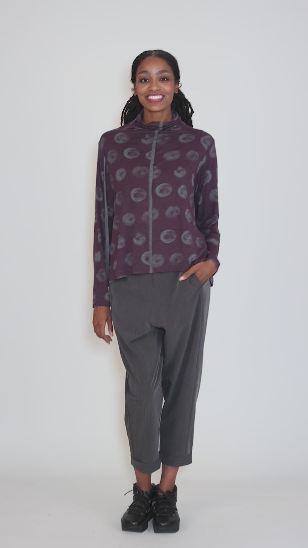 Watery Dot Tneck, Plum Angle 5