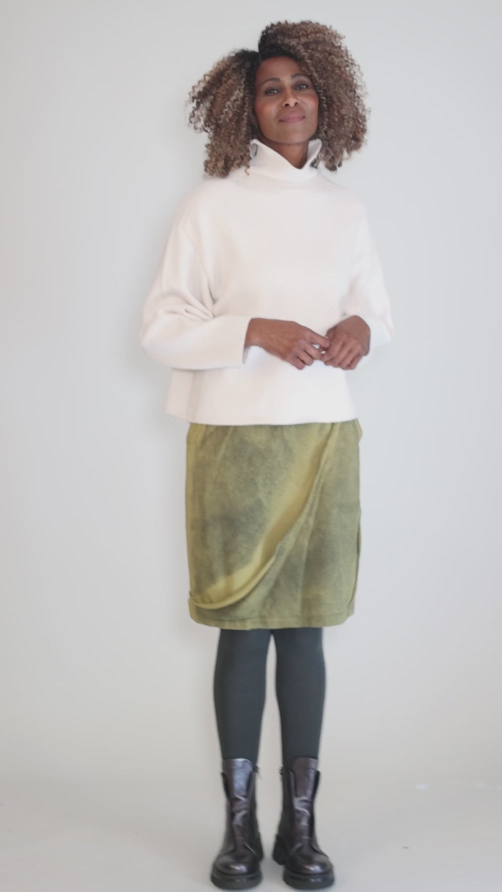 Echo Turtleneck, White Lotus Angle 5