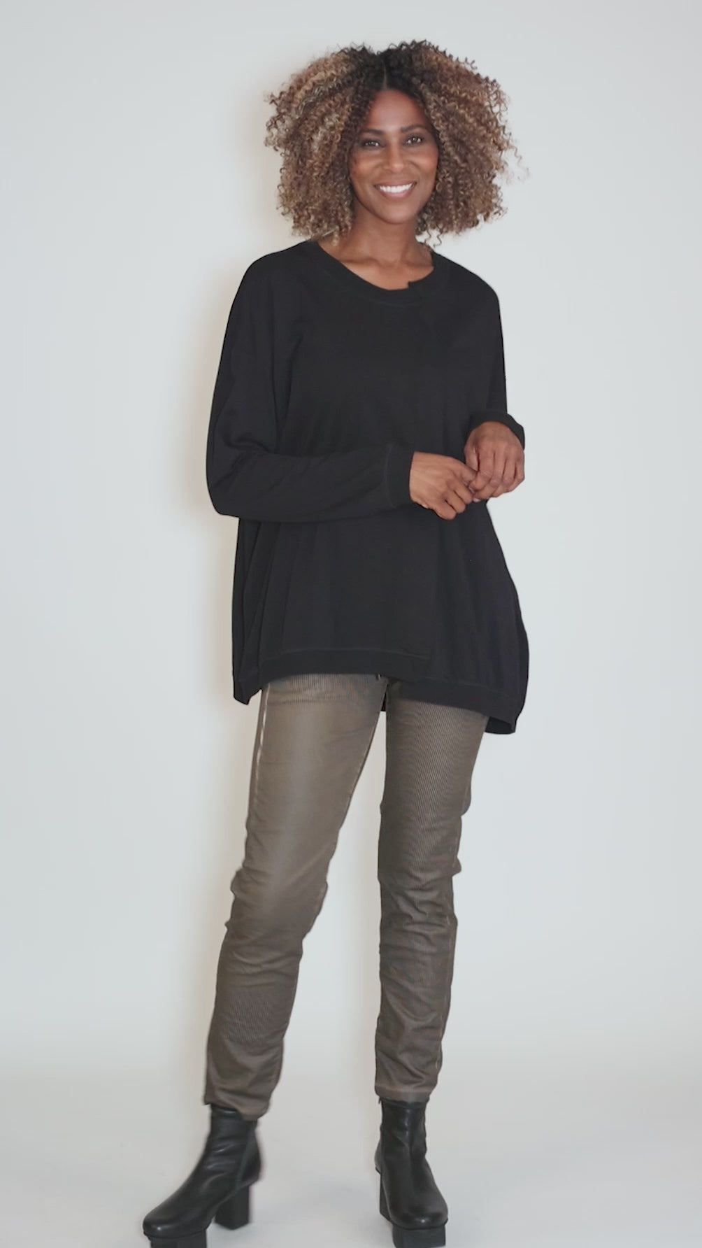 Long Boxy Off-Center Pleat Tee, Black Angle 5