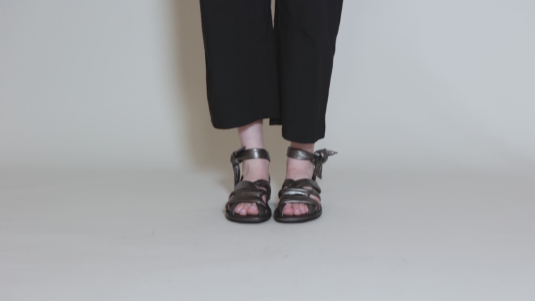 Gossamer Sandal, Steel Angle 11