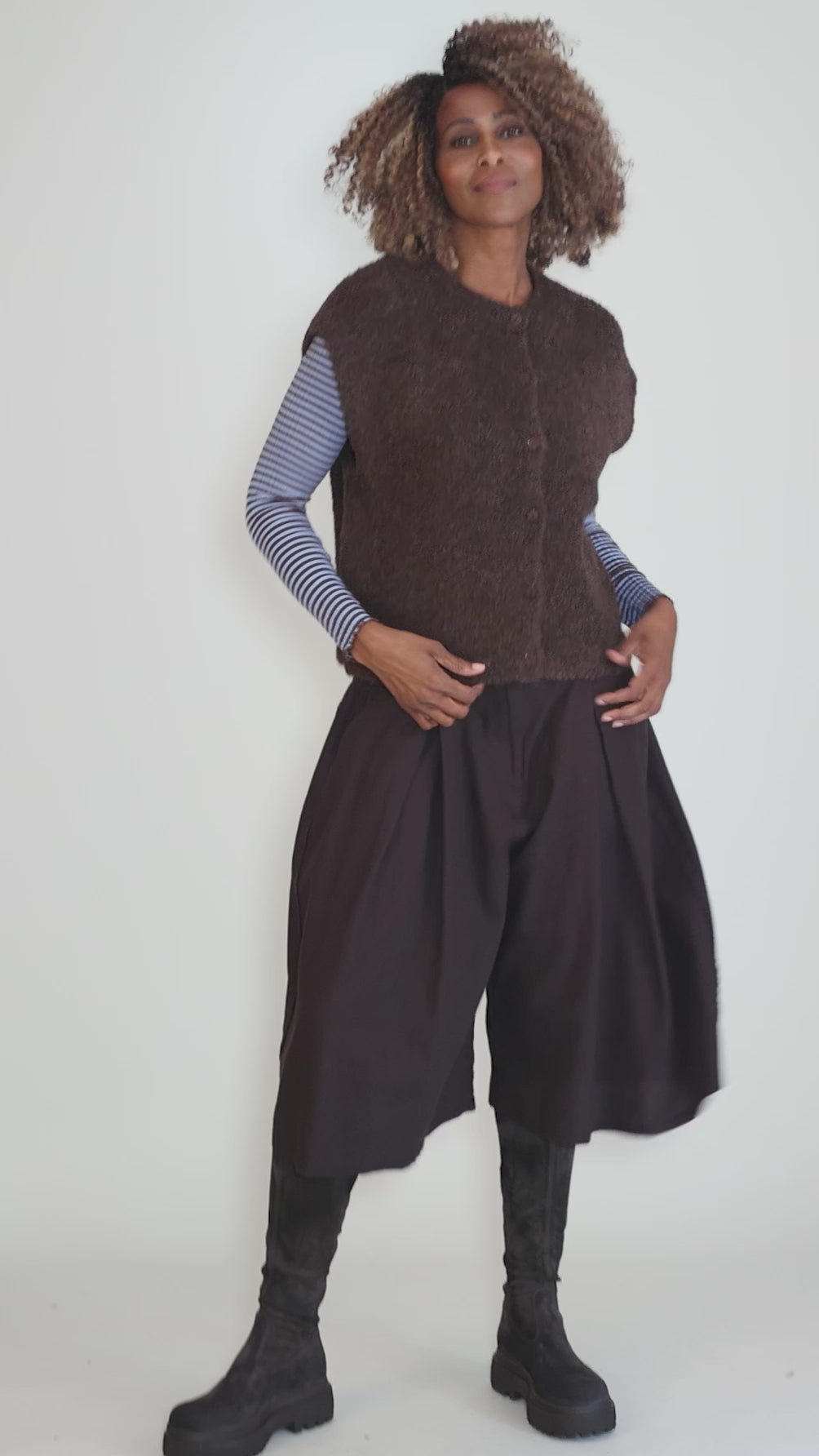 Sarisa Vest, Coffee Bean Angle 5