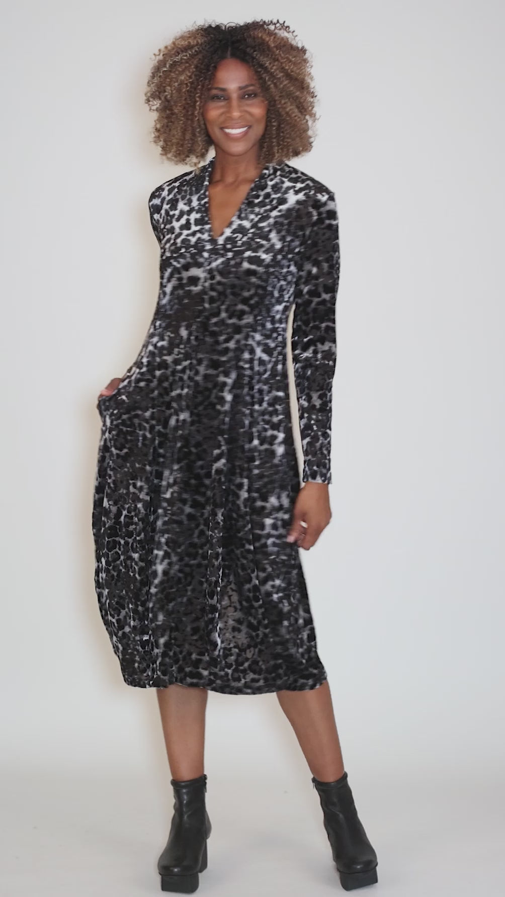 Cut Velvet Lantern Dress, Leopard Angle 5