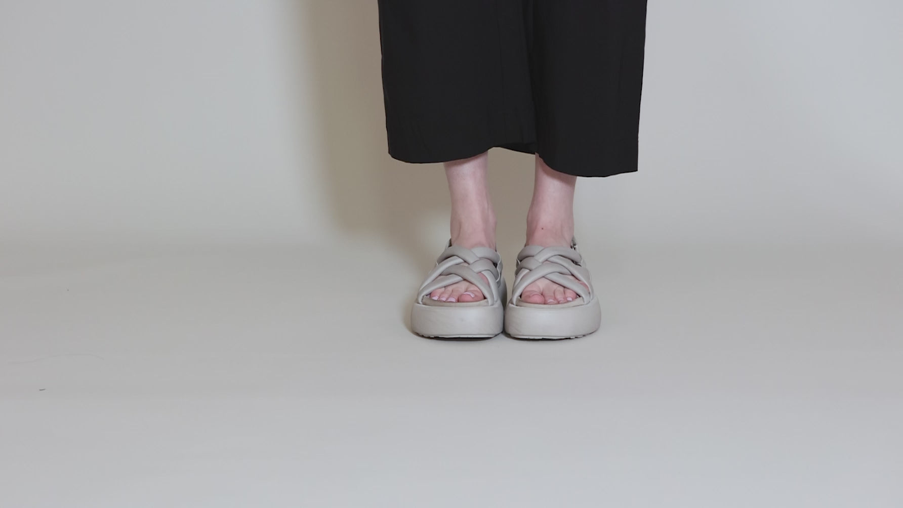 Akoya Slingback Platform, Perla Angle 13