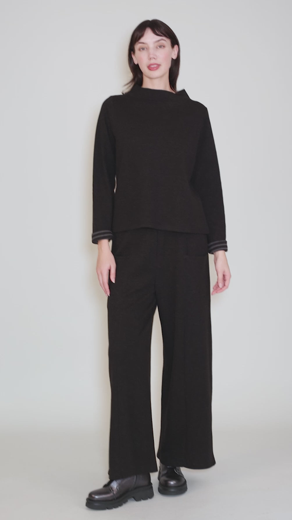 Reversible Fennel Top, Black Angle 9