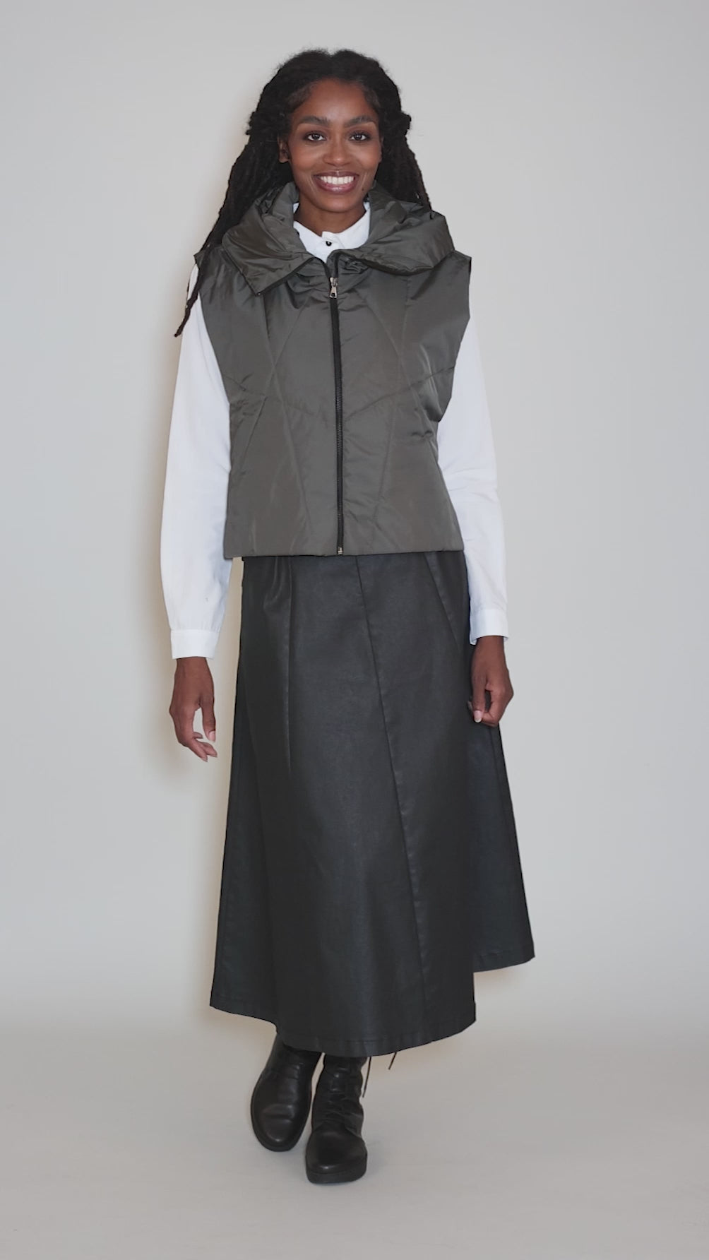 Lagoon Hooded Vest, Khaki Angle 5