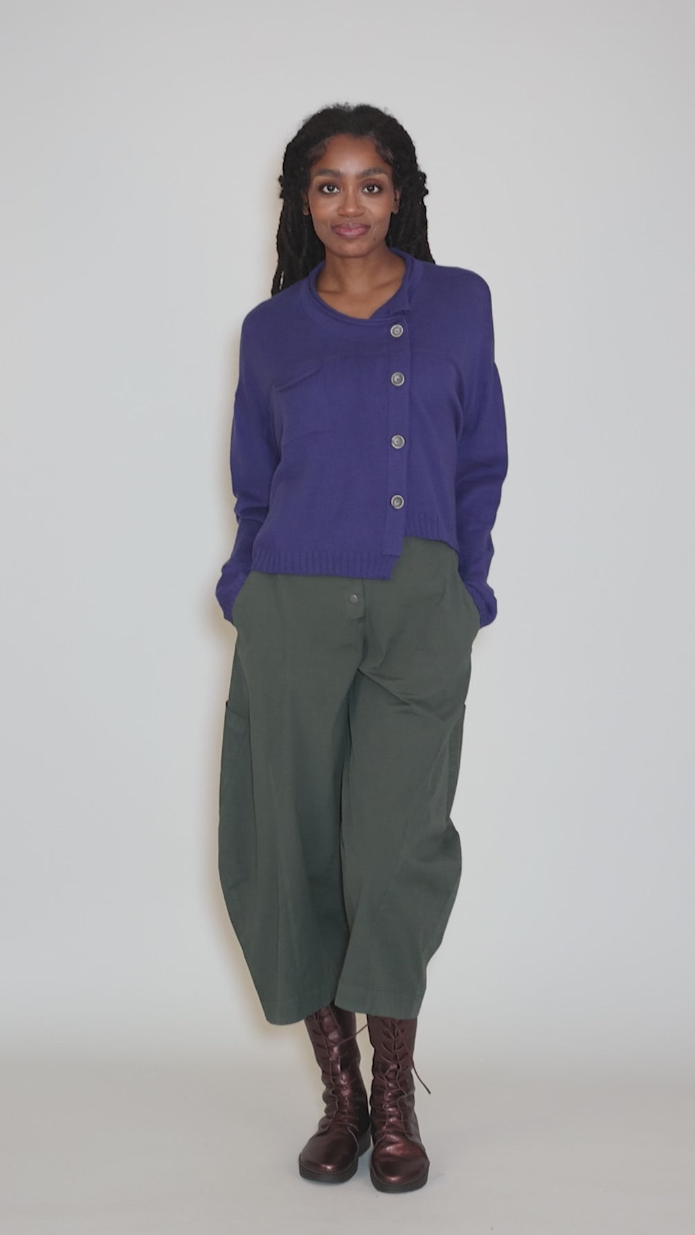 Bias Buttons Cardie, Azure Angle 5
