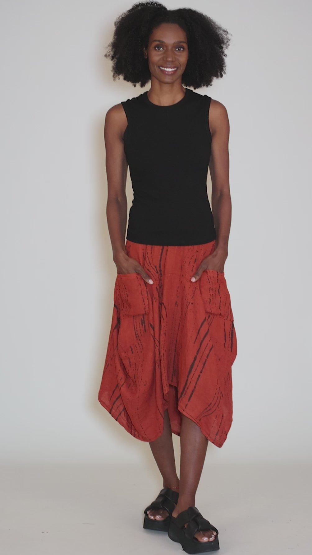Wide Shoulder Tank, Black Angle 5