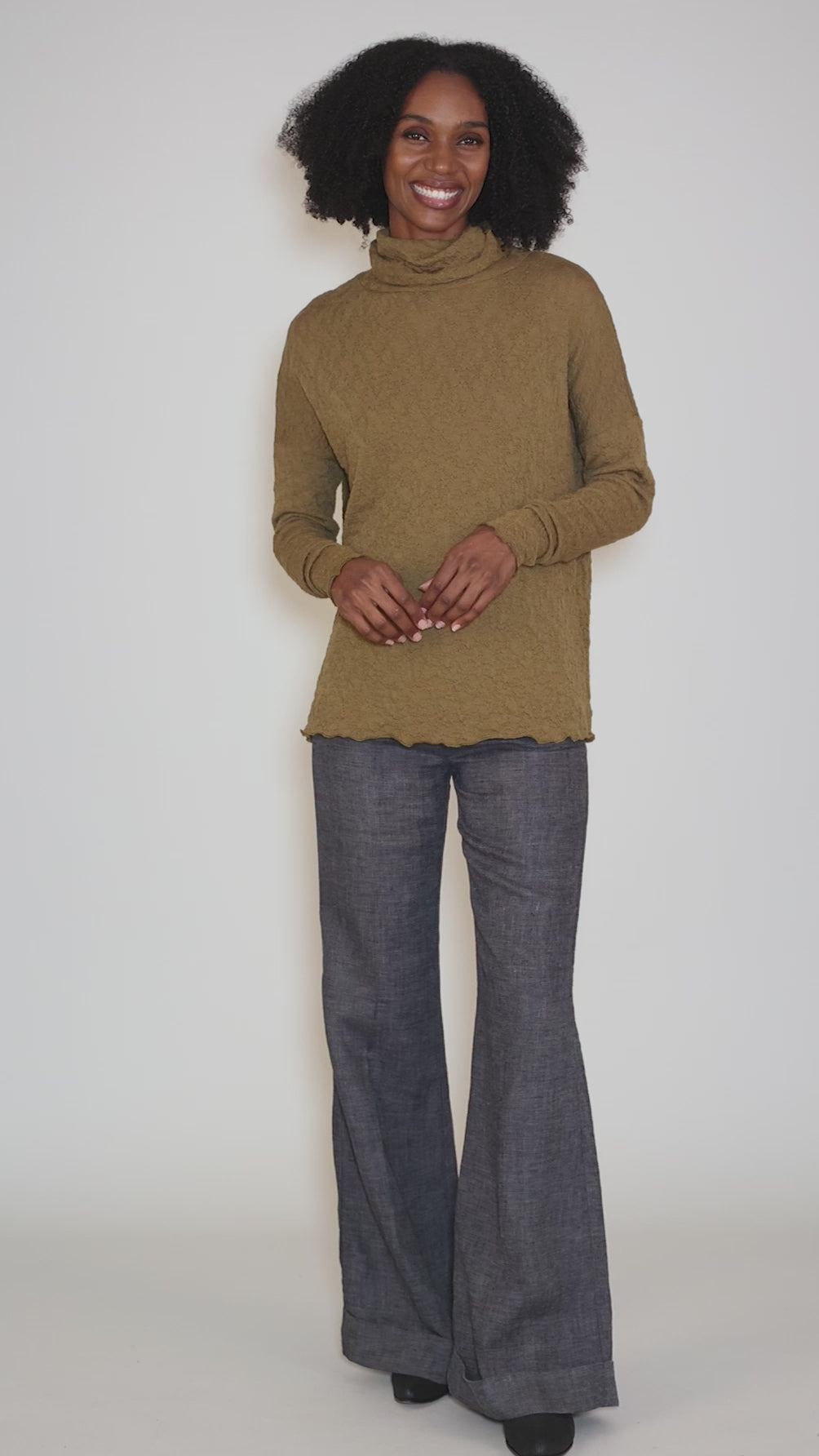 Bubble Wool Wide Rollneck, Bronze Angle 5