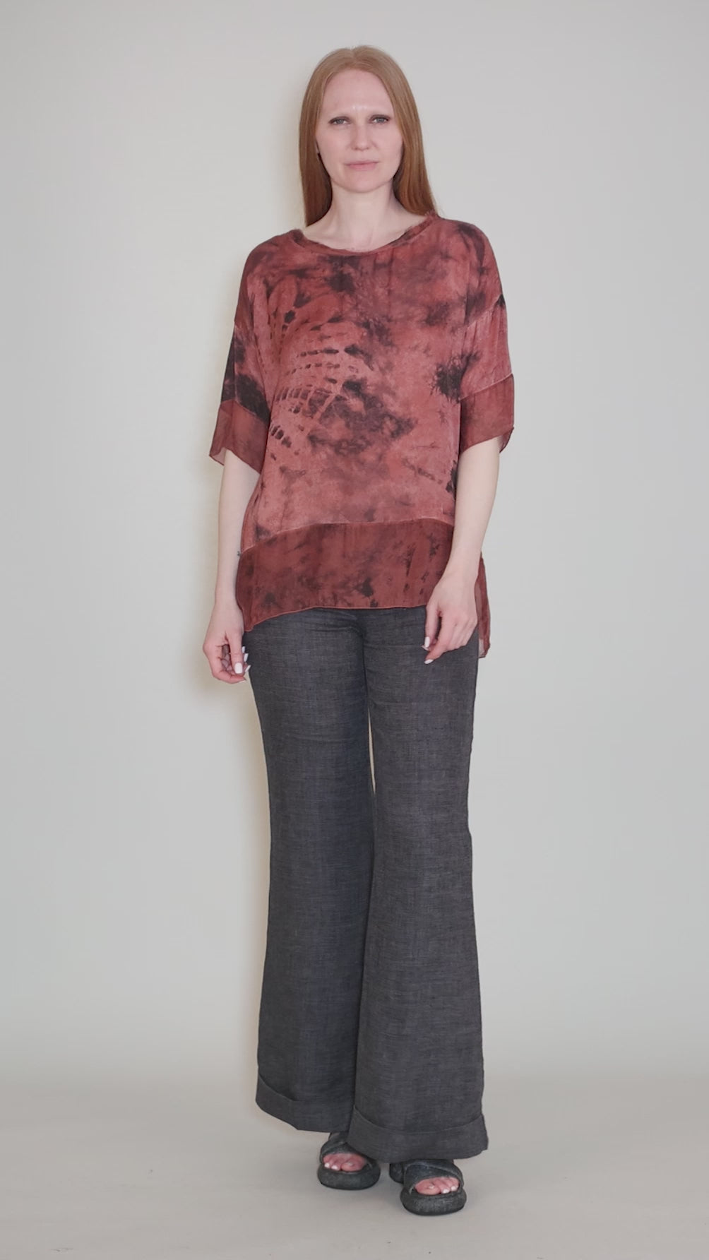 Chiffon Trim Silk Sari Top, Red Ochre Print Angle 5
