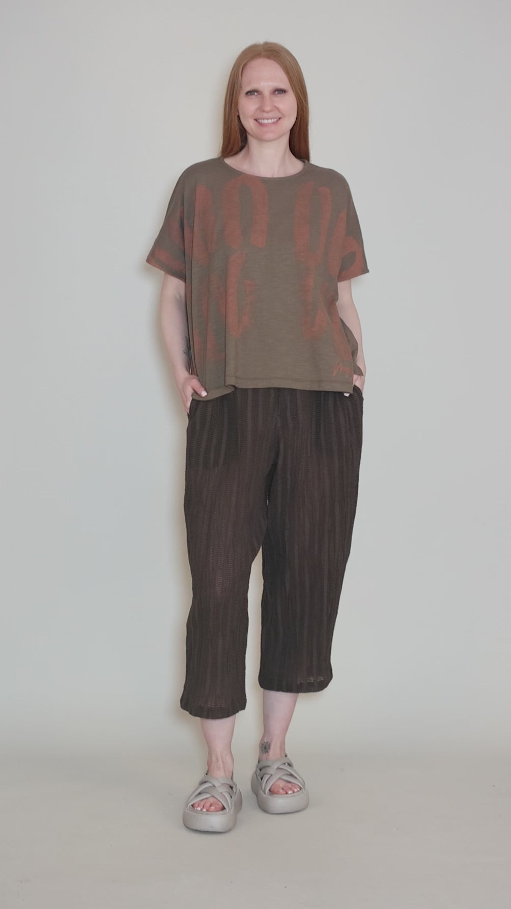 Abstract Print Tee, Khaki/Rust Angle 5