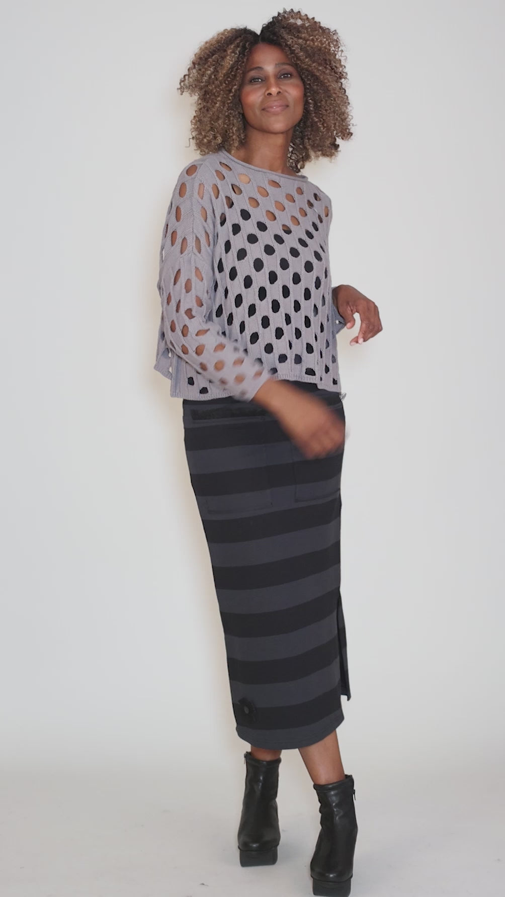 Open Weave Chic Topper, Gray Angle 5