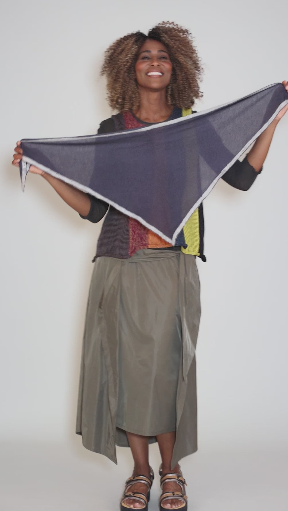 Felted Border Bandana, Light Gray/Charcoal Angle 3