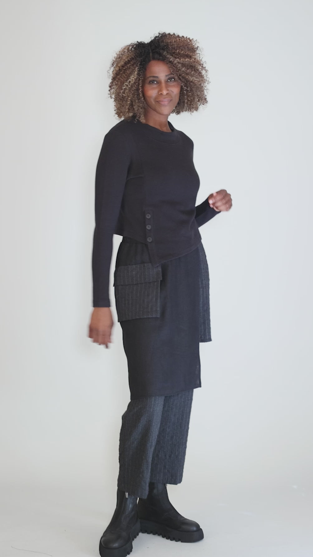 Asym Action Top, Black Angle 5