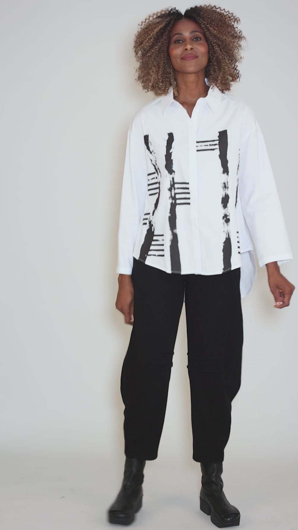 Abstract Print Button Up, White/Black Angle 5