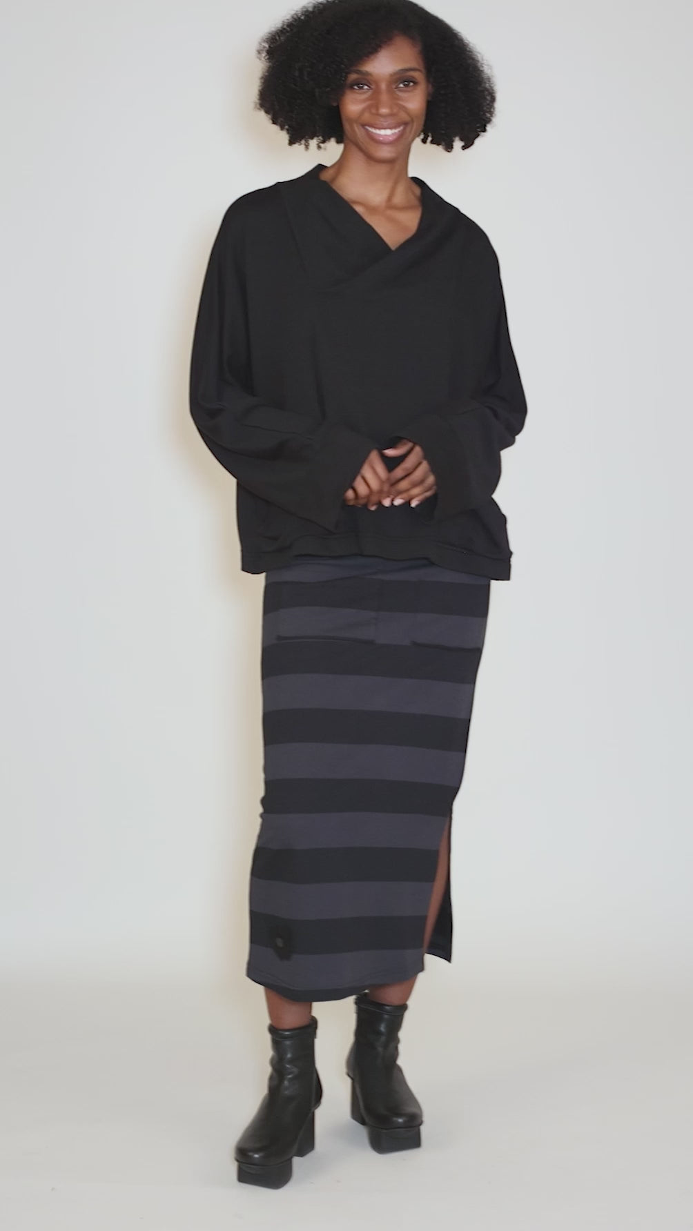 Slouch Pocket Pullover, Black Angle 5