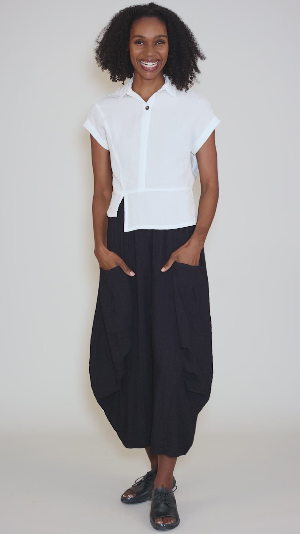 Crinkle Travel Double Pocket Pant, Indigo Angle 5
