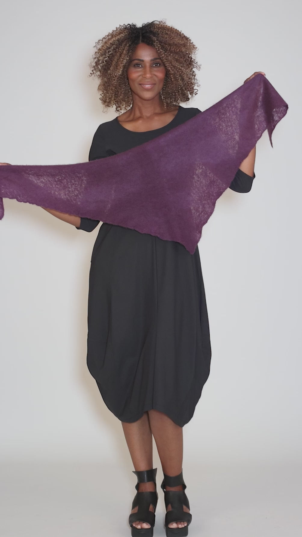 Solid Open Knit Bandana, Liqueur Angle 3