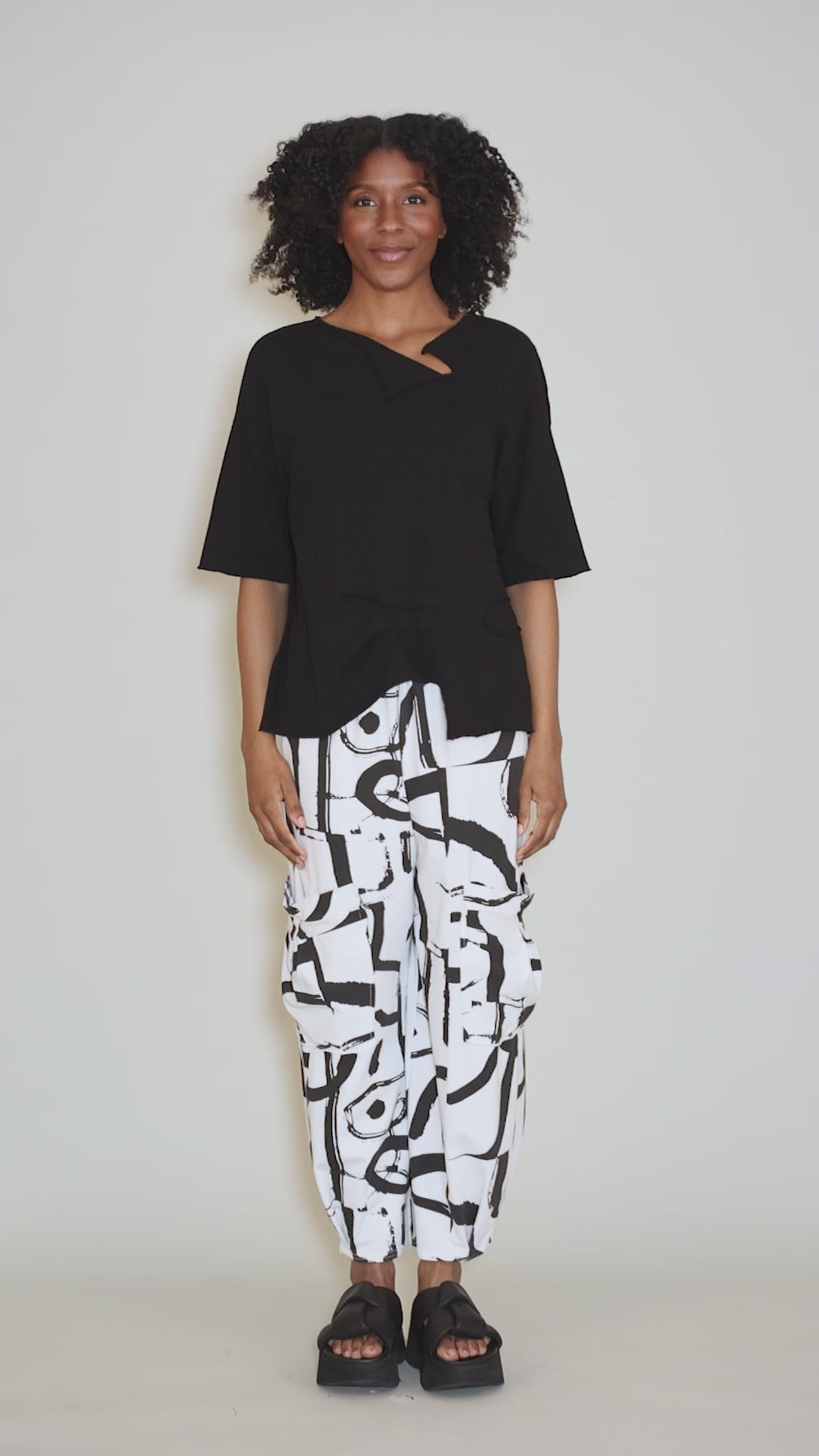 Peyton Pleat Top, Black Angle 5
