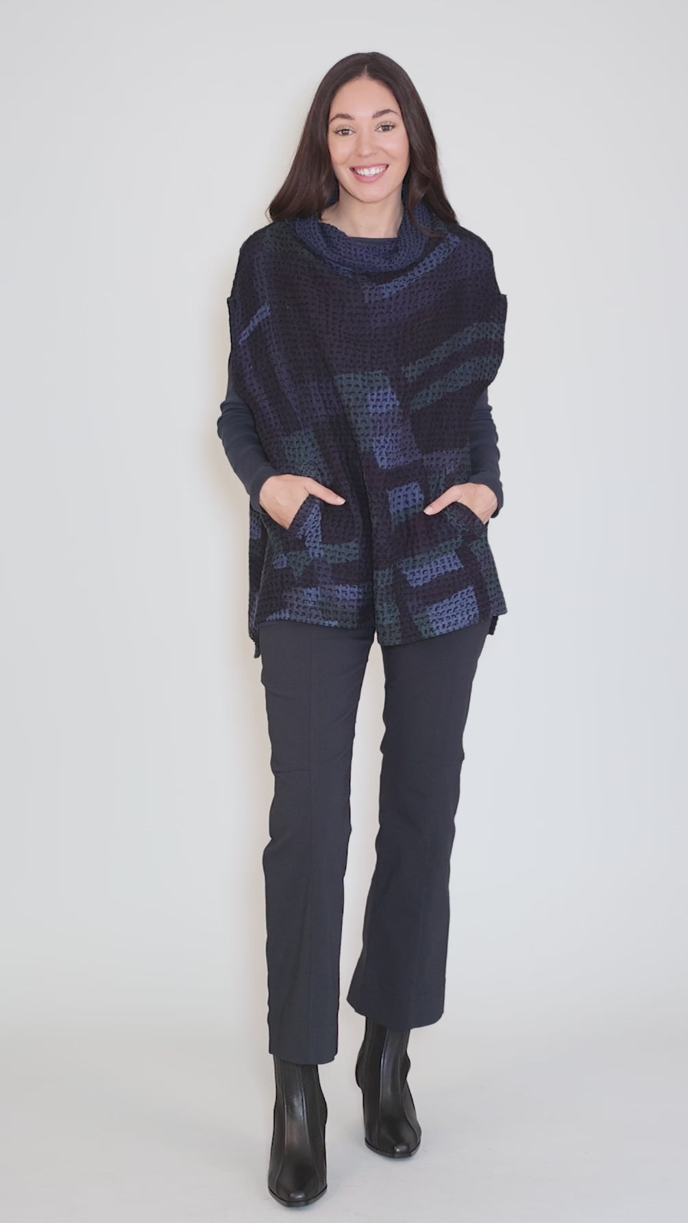 Kantha Waffle Funnel Vest, Blue Mix Angle 5