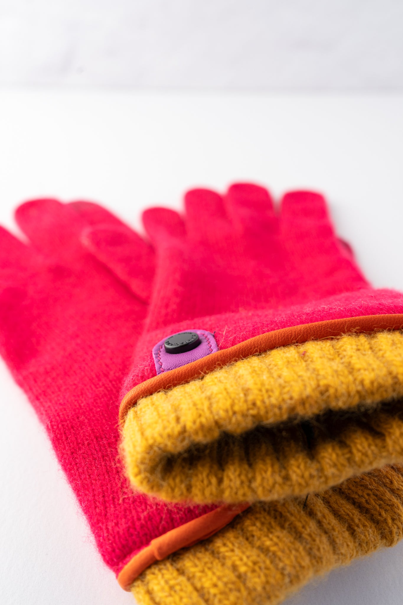 Santacana Madrid Leather Tab Wool and Cashmere Glove , Lime Berry/Yellow 