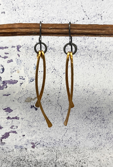 Red I Jewelry Swoop Earrings, Gold 