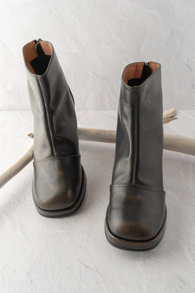 All Black Distressed Lady Boot, Black 