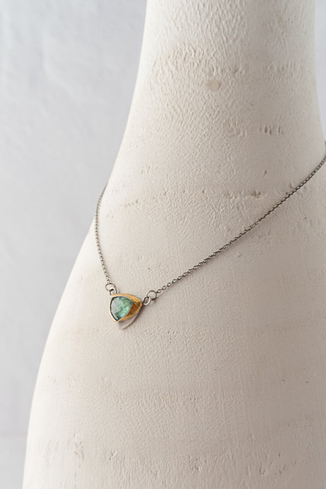 Austin Titus Studio Petite Tri Fold Necklace, Vessonite 
