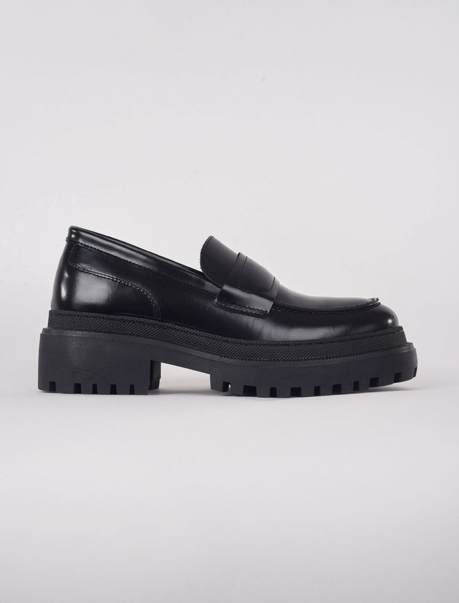 Shoe the Bear Polido High Shine Loafer, Black 