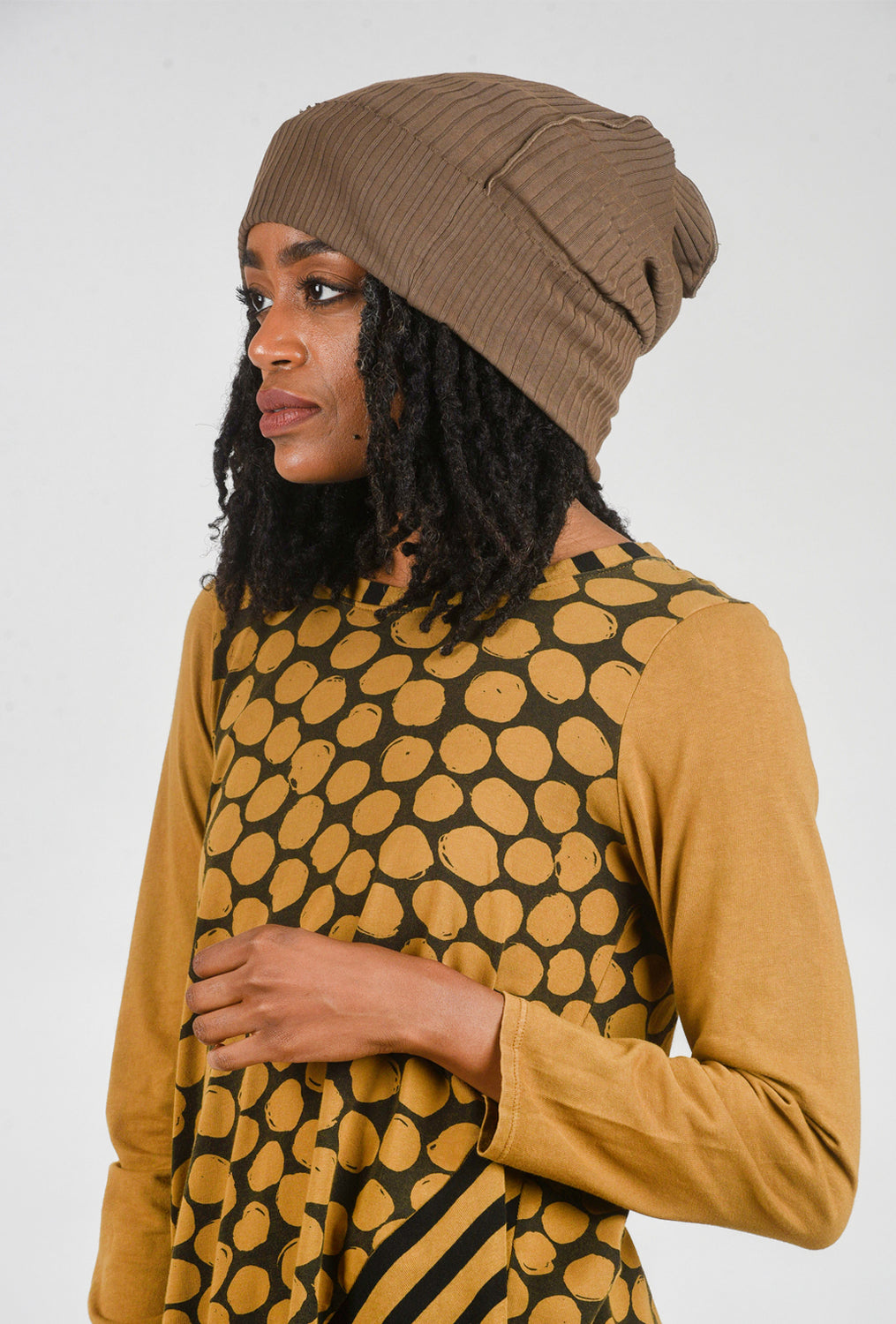 Fenini Ribbed Slouch Hat, Toffee 