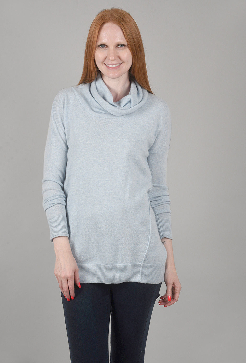 Kinross Cashmere Exposed-Seam Cowl Sweater, Haze 